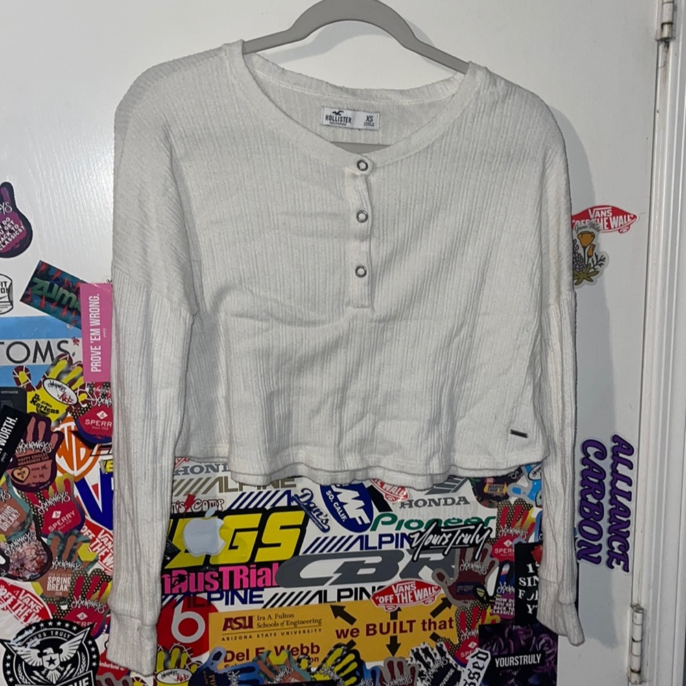 HOLLISTER LONG SLEEVE CROP TOP